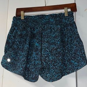 Lululemon Tracker Low-Rise lined shorts 2.5” inseam